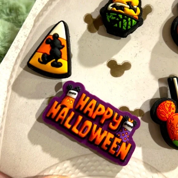 NWT Disney Crocs Halloween Jibbitz charms - Picture 2 of 3